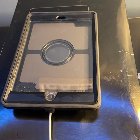 iPad mini - Picture 3 of 3